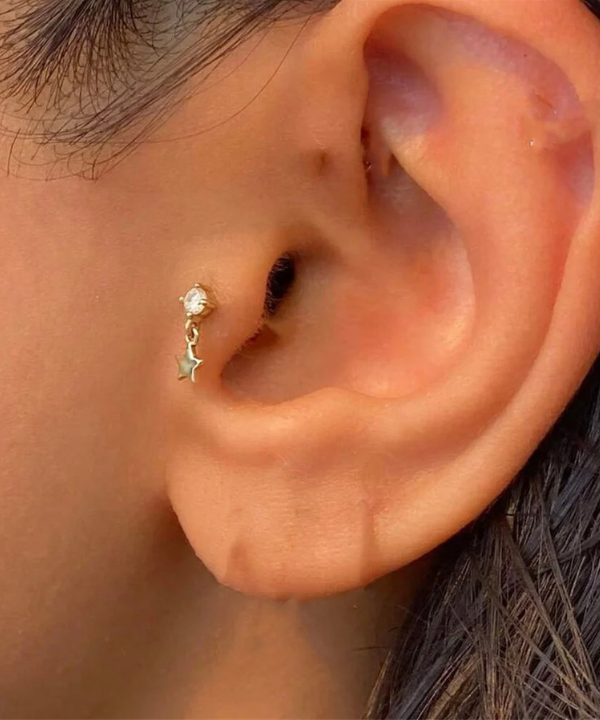 Leire, un piercing lobo a forma di stella, perfetto per un brillio quotidiano