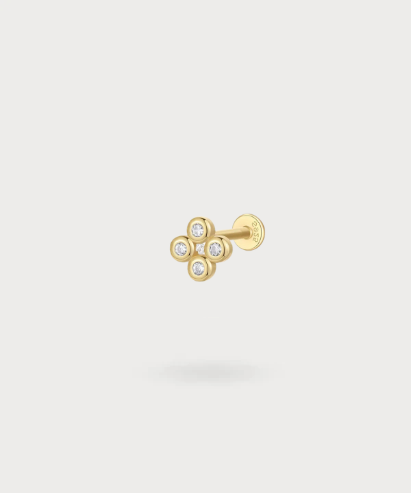 Piercing helix Elorri, dove quattro zirconi formano una brillantezza minimalista
