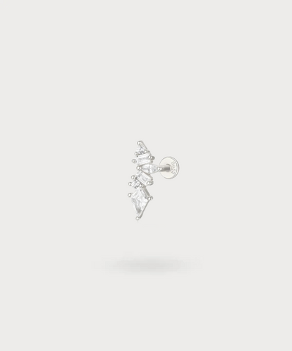 Raffinata brillantezza del piercing helix Haize, disponibile in oro o argento