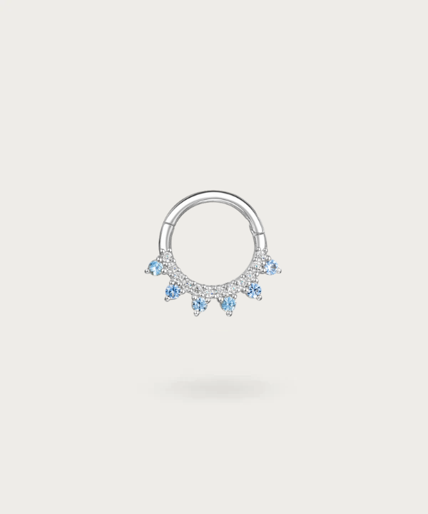 Piercing ad anello in oro con diamanti incastonati blu
