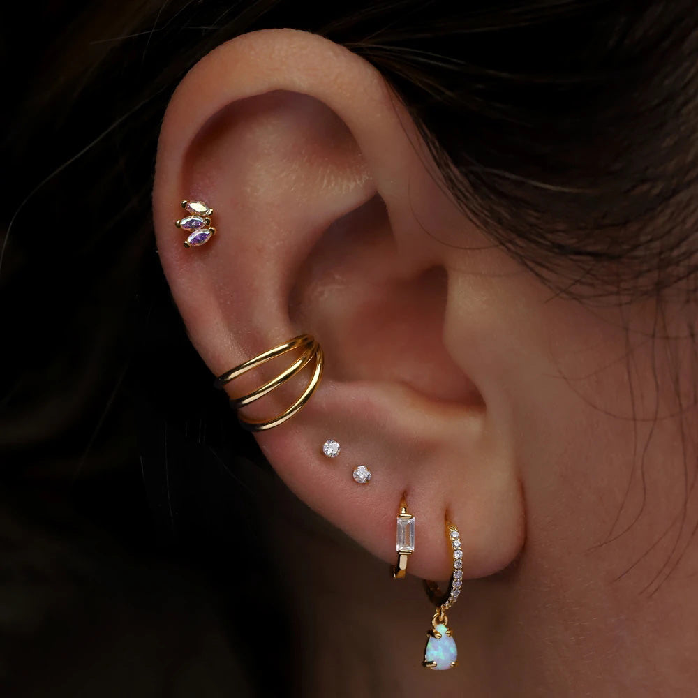 Piercing Anello Helix  Teresa per un Look Elegante e Moderno