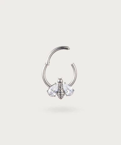 Piercing anello in titanio per il Daith con motivo ape oro e argento